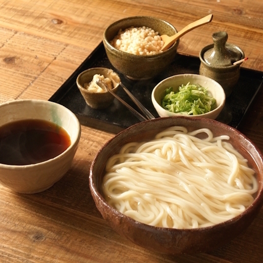 平塚のうどんと鉄板焼き・釜揚げうどん専門店平塚もと